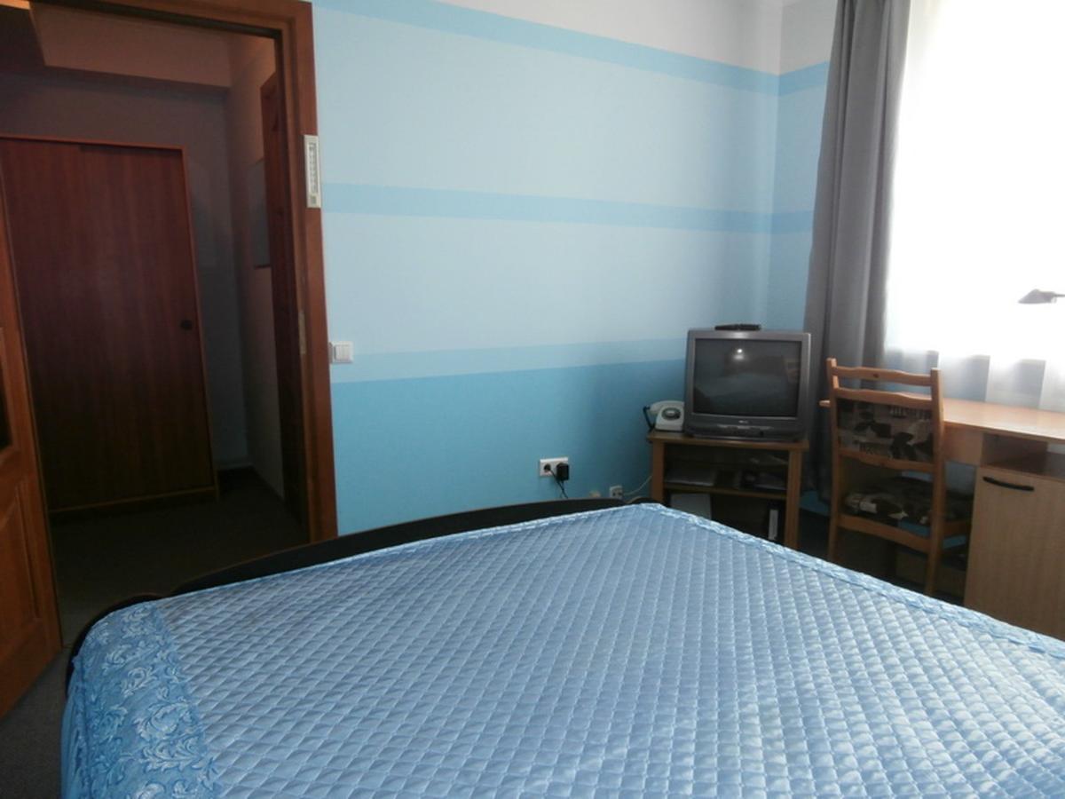 Hotel Muhavets Pruzhany Exteriör bild