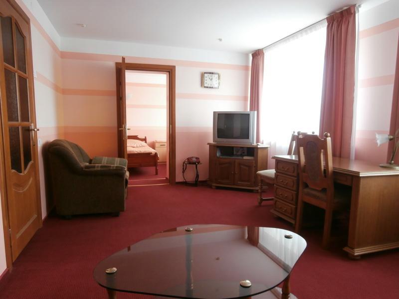 Hotel Muhavets Pruzhany Exteriör bild